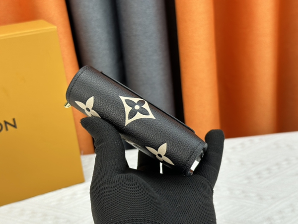 LVコピーウォレット側面デザイン